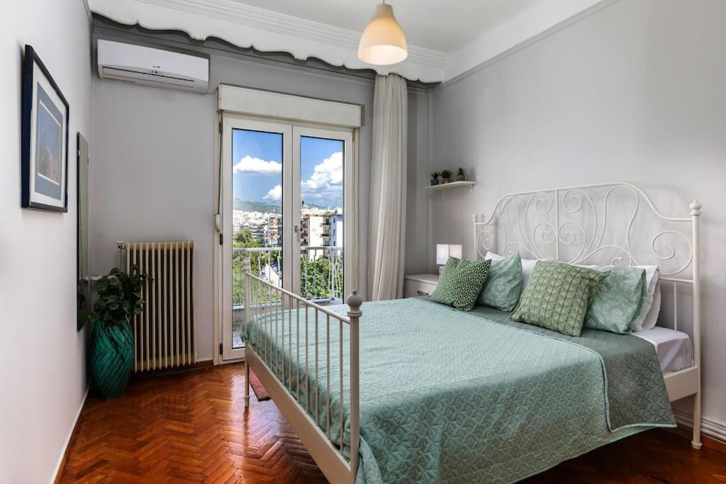 Location 3 Bedroom With View Apartament *