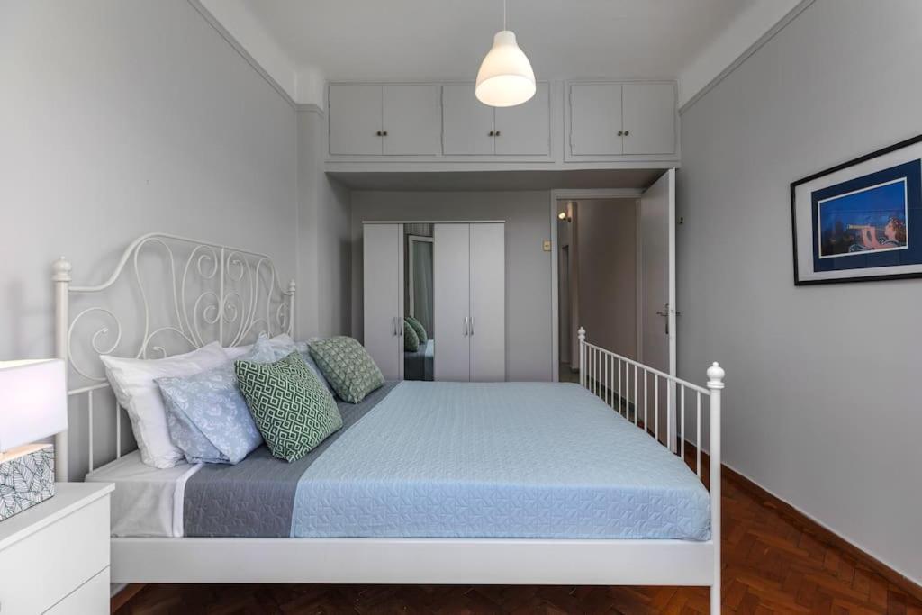 Location 3 Bedroom With View Apartament